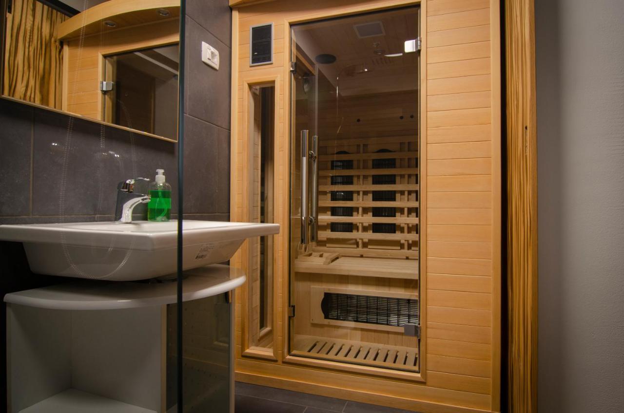 With Private Saunas & Wellness Gobi Apartment