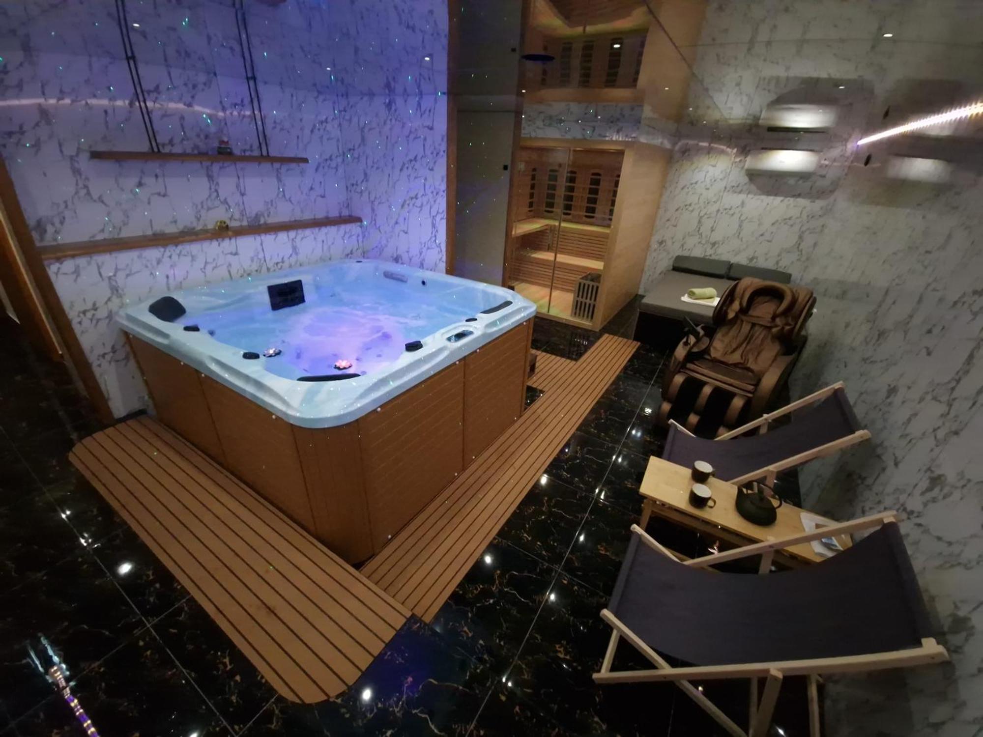 With Private Saunas & Wellness Gobi *